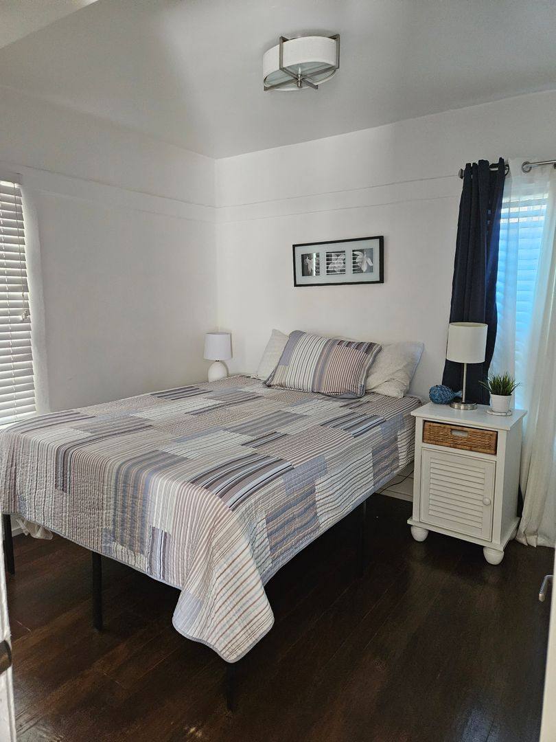 Apartment for rent at 181 Orange Ave, Coronado, CA 92118