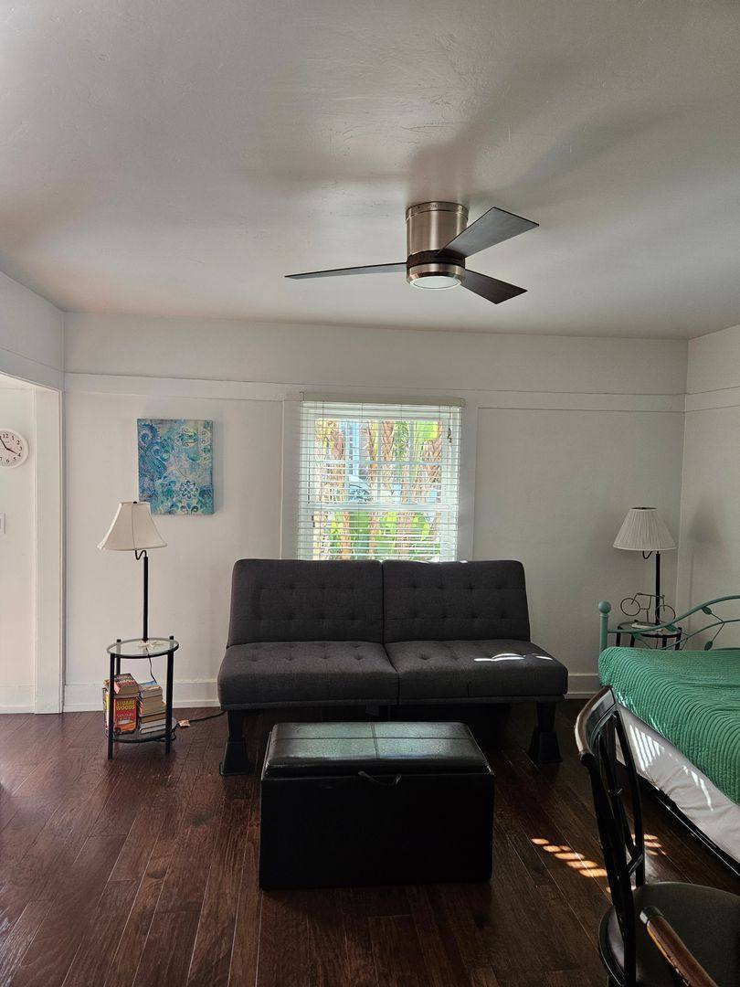 Apartment for rent at 181 Orange Ave, Coronado, CA 92118