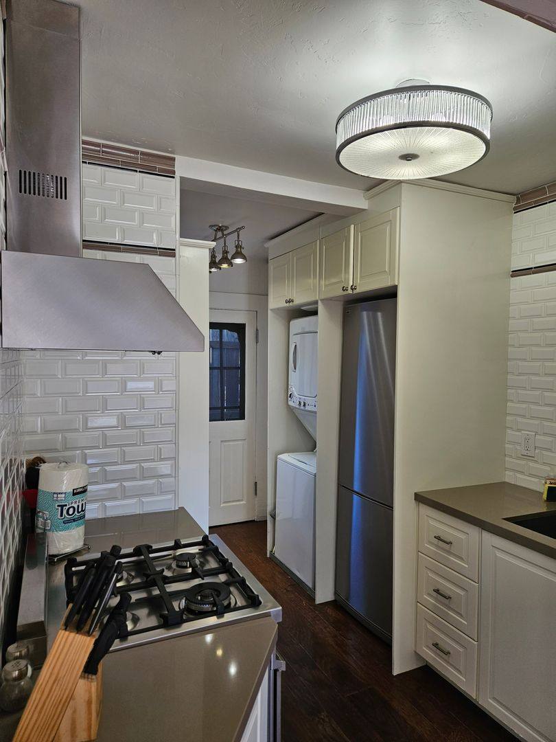 Apartment for rent at 181 Orange Ave, Coronado, CA 92118