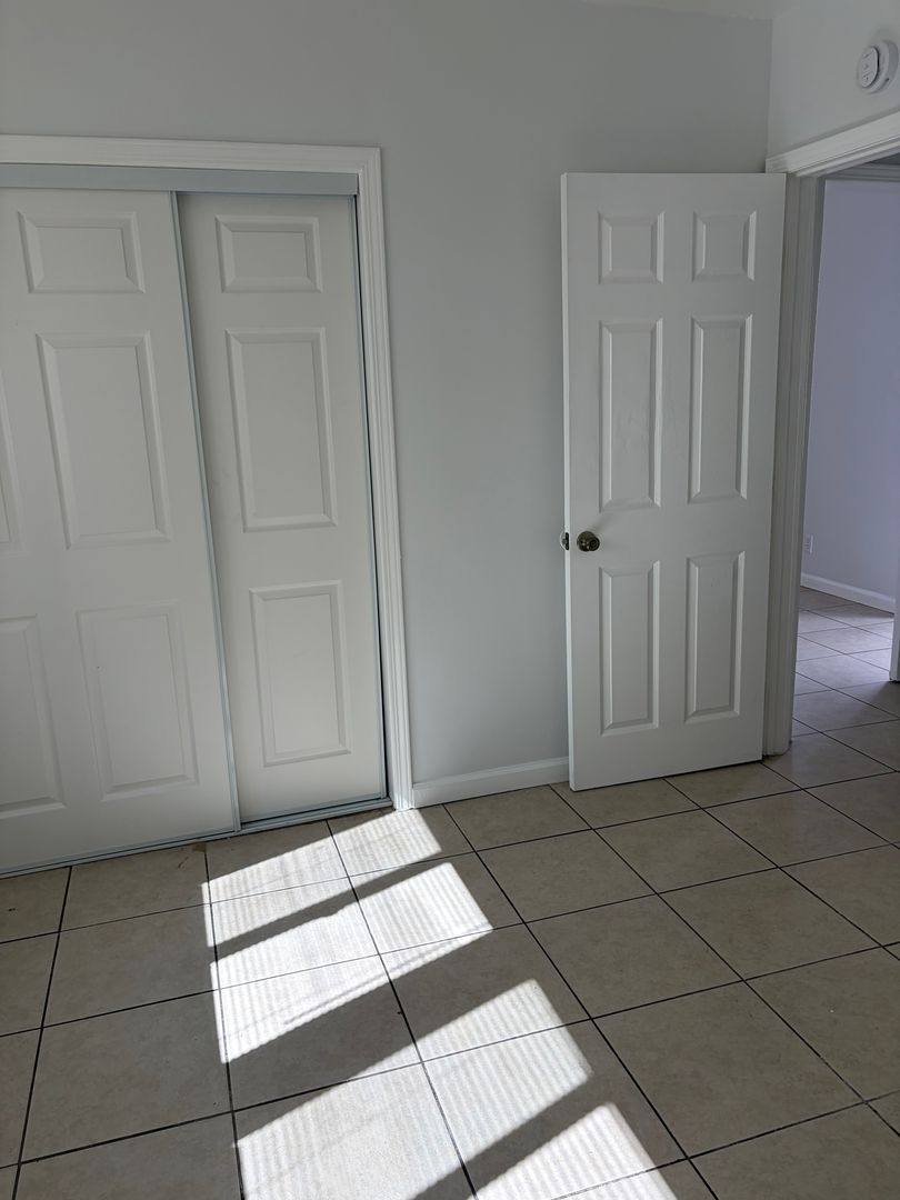 Apartment for rent at 1841-1845 Chestnut Ave, Long Beach, CA 90806