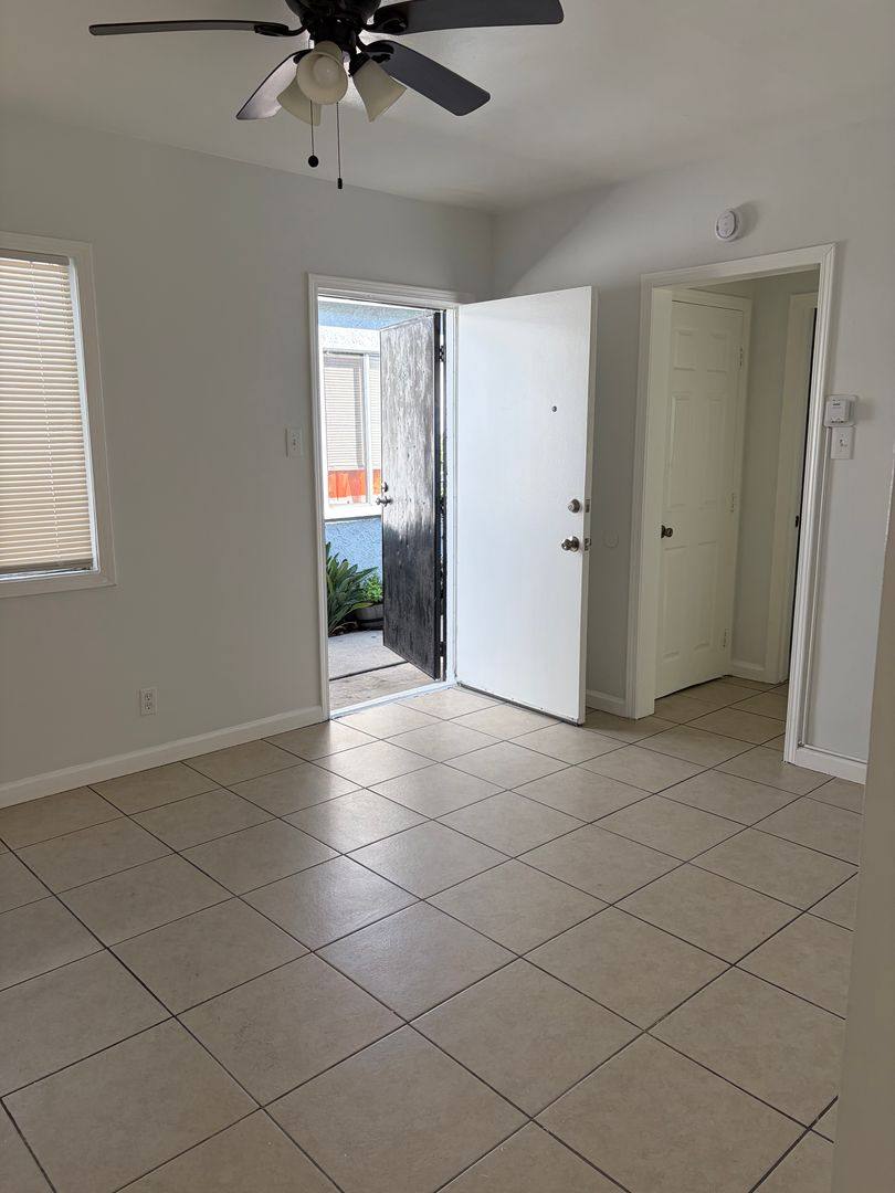 Apartment for rent at 1841-1845 Chestnut Ave, Long Beach, CA 90806