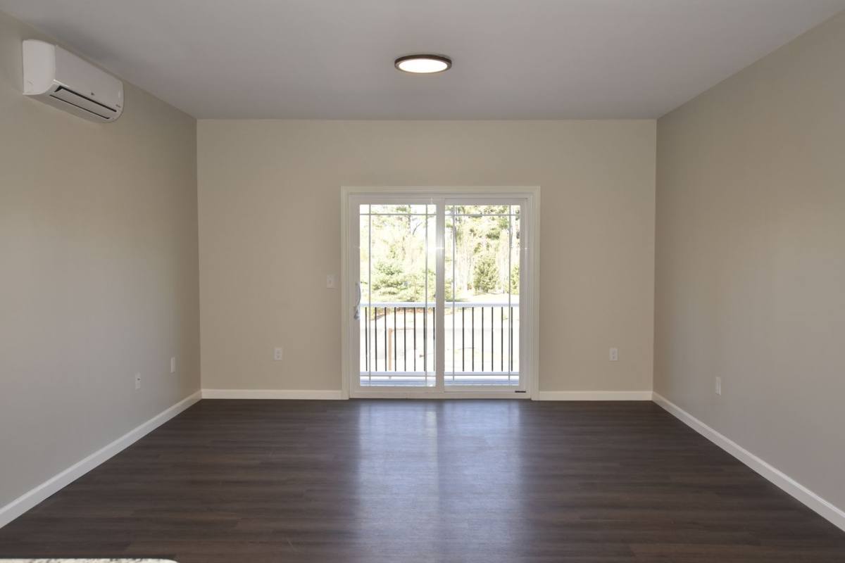 Apartment for rent at 217 Rockingham Rd, Londonderry, NH 03053
