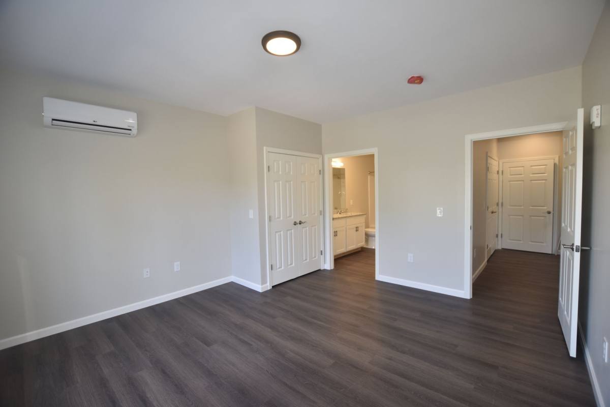 Apartment for rent at 217 Rockingham Rd, Londonderry, NH 03053
