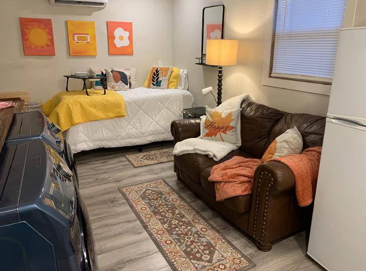 Apartment for rent at 1103 Jefferson St, Columbia, MO 65203