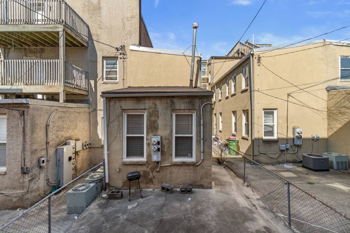 Townhouse for rent at 2027 E Baltimore St #1A, Baltimore, MD 21231