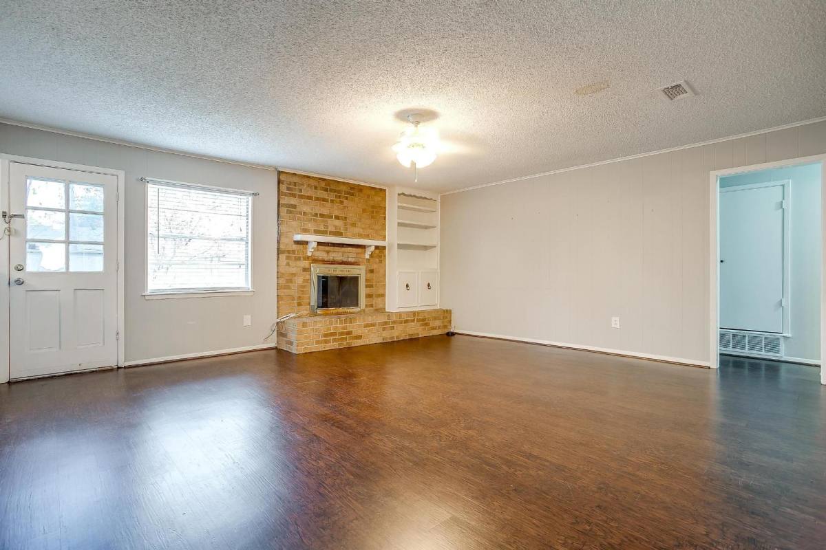 House for rent at 232 Linda Dr #L232, Burleson, TX 76028