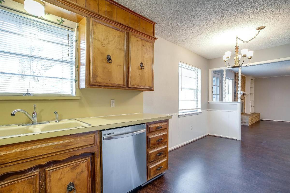 House for rent at 232 Linda Dr #L232, Burleson, TX 76028