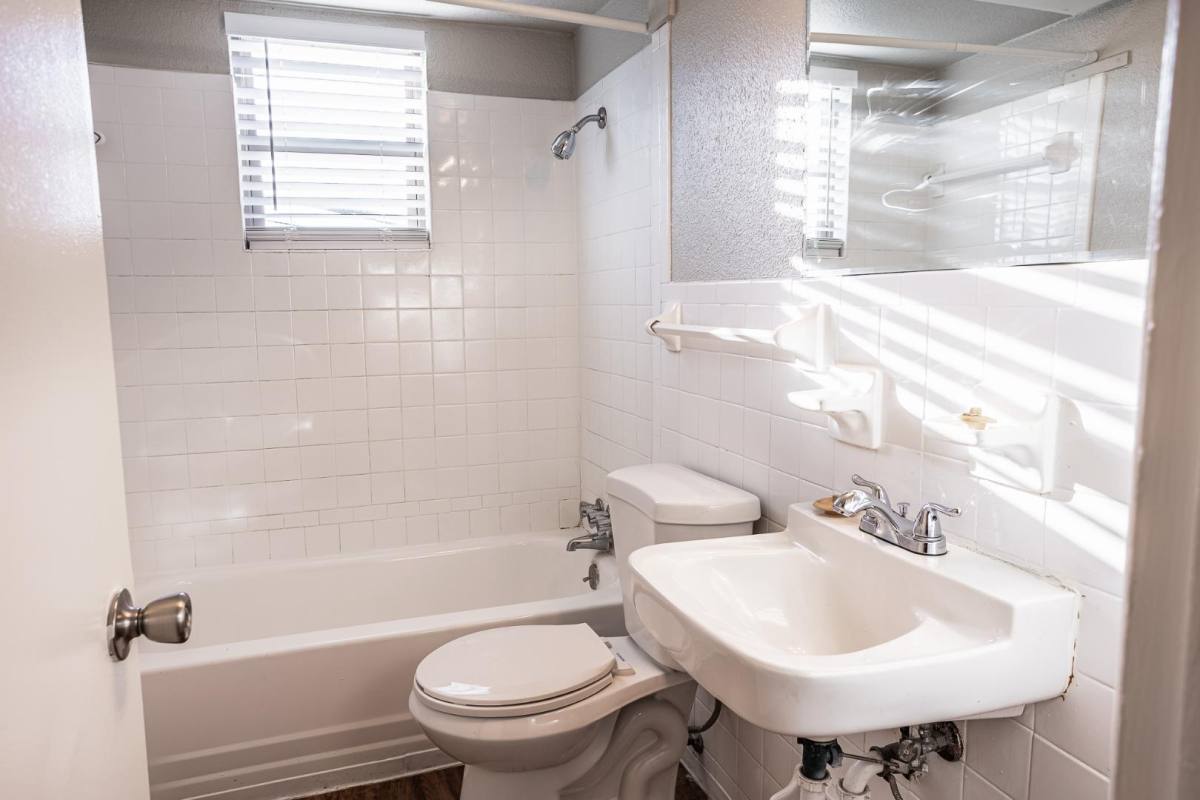 Apartment for rent at 122 Harmon Rd #110, Hurst, TX 76053