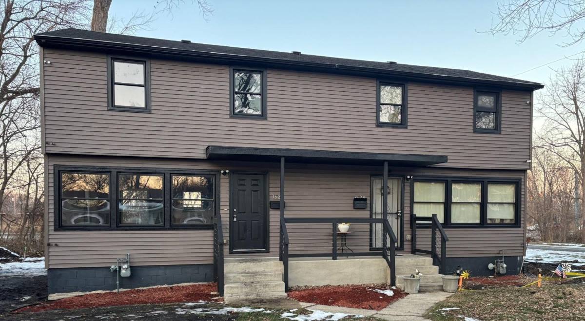 Townhouse for rent at 3616 E 9th Ave, Gary, IN 46403