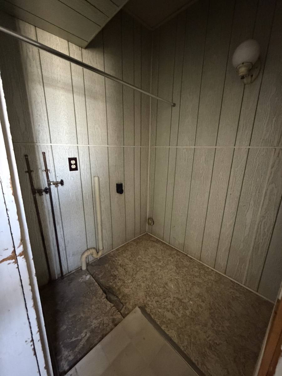 Apartment for rent at 909 Mackinaw St 1, Saginaw, MI 48602