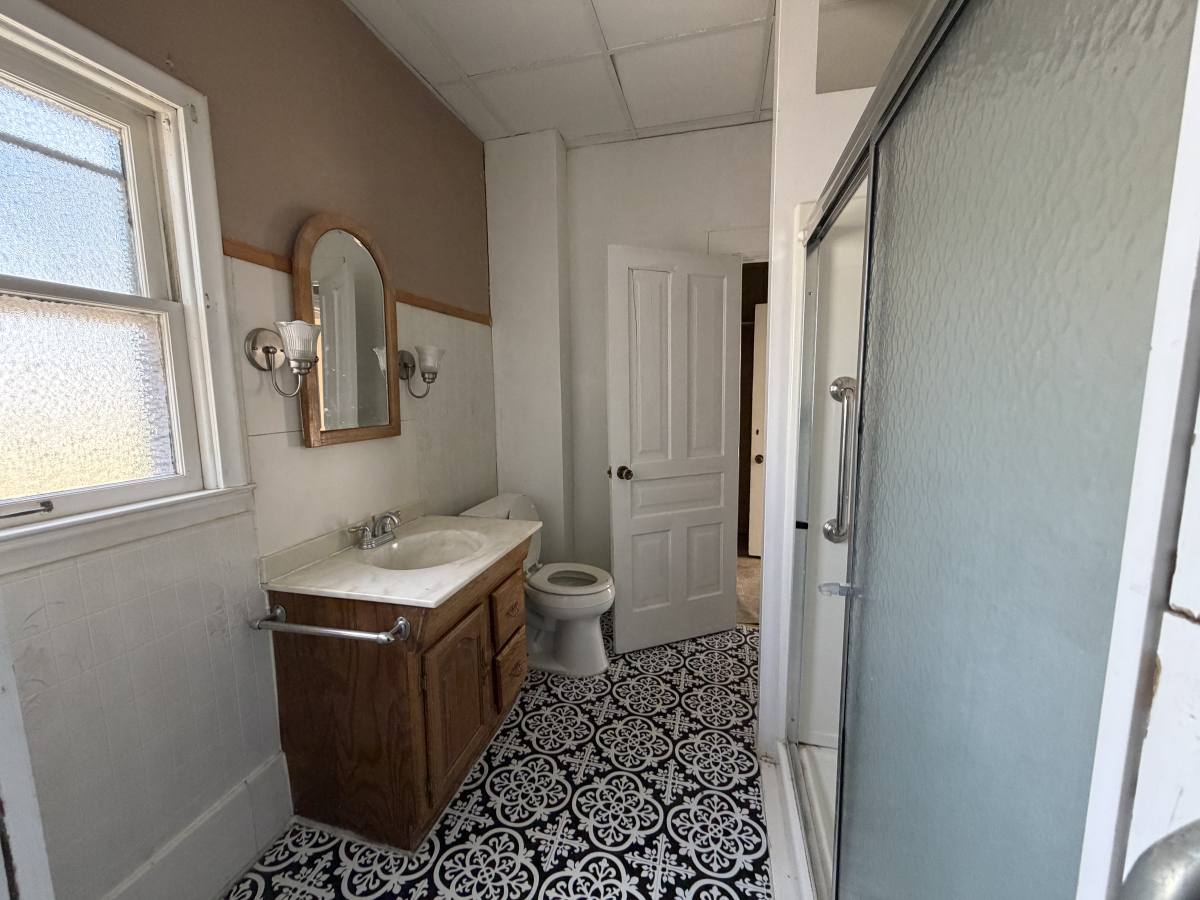 Apartment for rent at 909 Mackinaw St 1, Saginaw, MI 48602