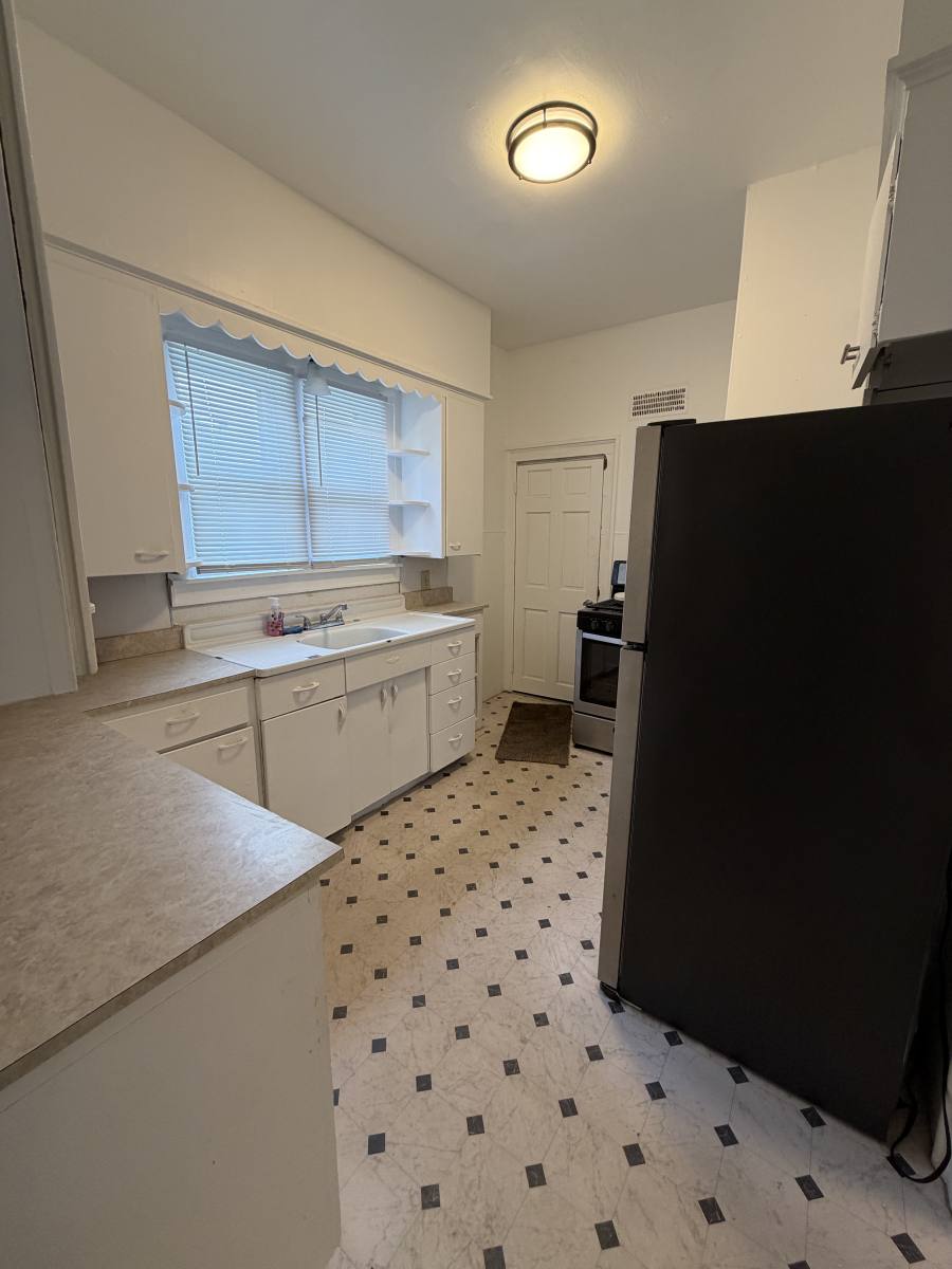 Apartment for rent at 401 N Porter St, Saginaw, MI 48602