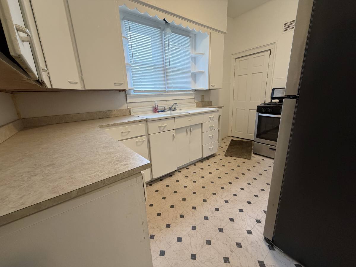 Apartment for rent at 401 N Porter St, Saginaw, MI 48602