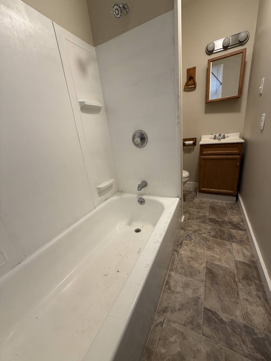 Apartment for rent at 401 N Porter St, Saginaw, MI 48602