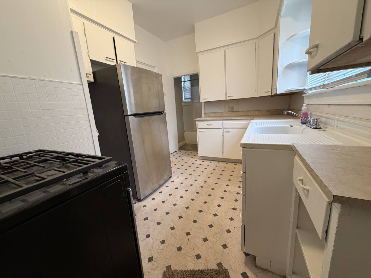 Apartment for rent at 401 N Porter St, Saginaw, MI 48602