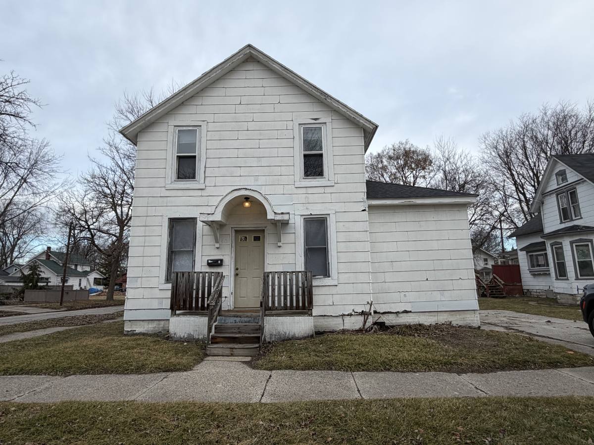 Apartment for rent at 401 N Porter St, Saginaw, MI 48602