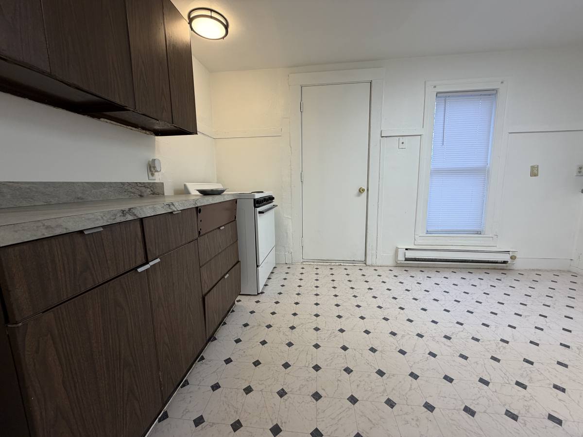 Apartment for rent at 401 N Porter St #401, Saginaw, MI 48602