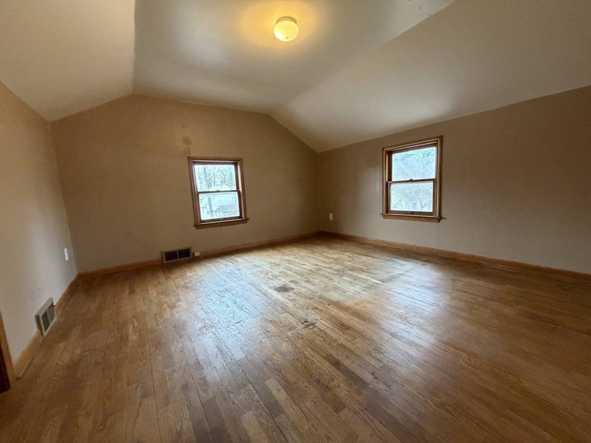 Apartment for rent at 909 Mackinaw St 2, Saginaw, MI 48602