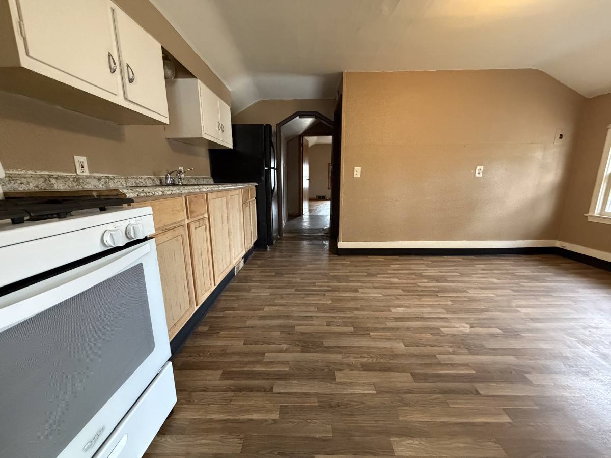 Apartment for rent at 909 Mackinaw St 2, Saginaw, MI 48602