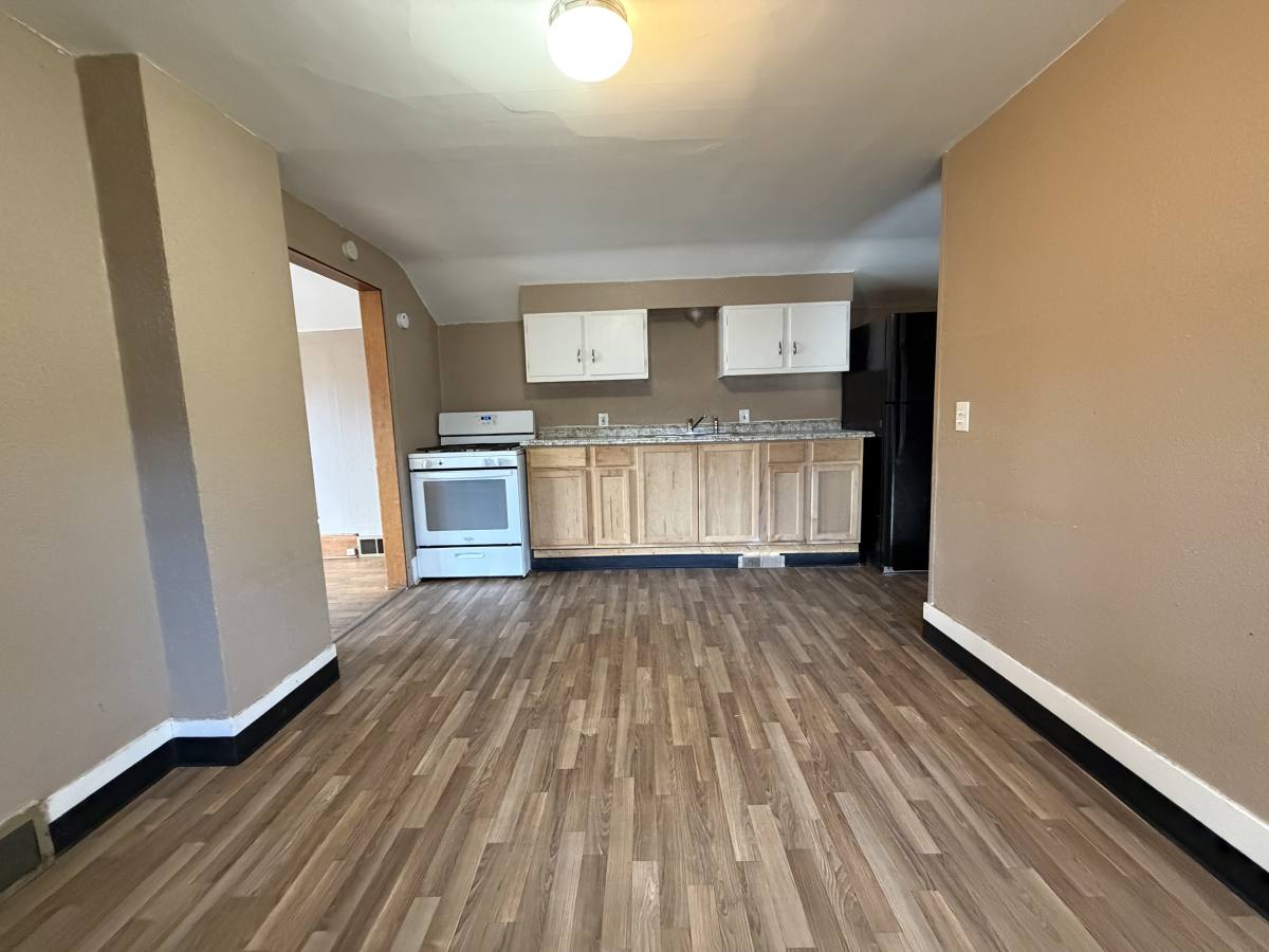 Apartment for rent at 909 Mackinaw St 2, Saginaw, MI 48602