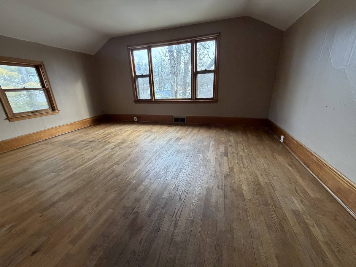 Apartment for rent at 909 Mackinaw St 2, Saginaw, MI 48602