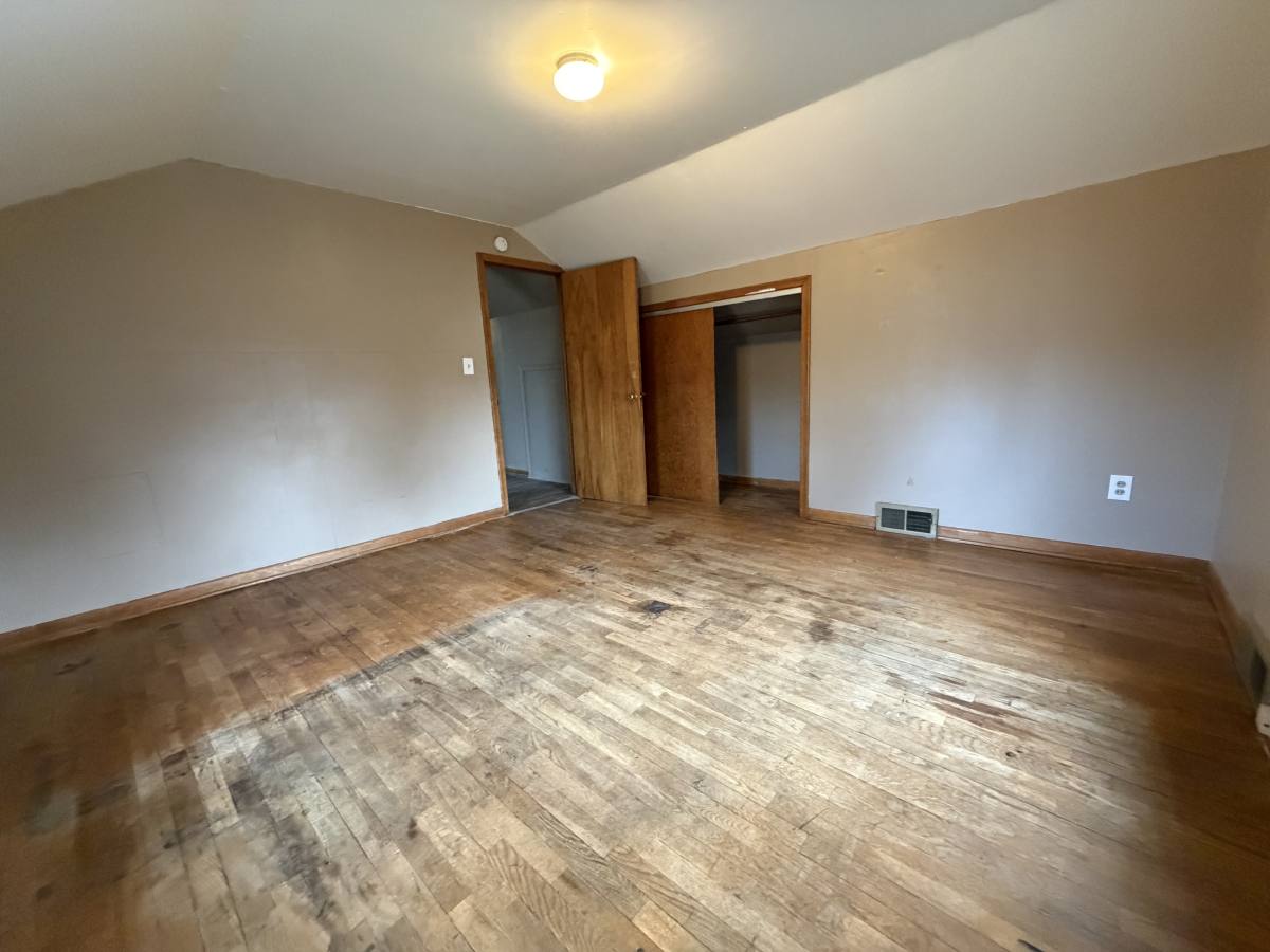 Apartment for rent at 909 Mackinaw St 2, Saginaw, MI 48602