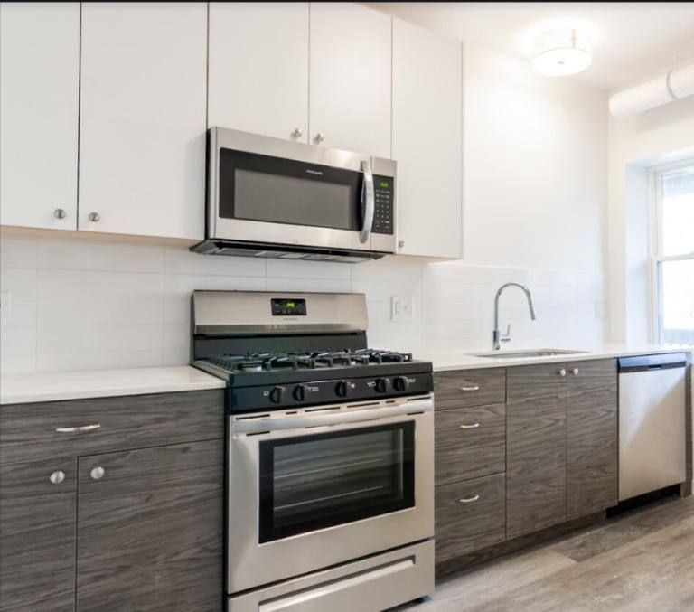 Apartment for rent at 1704-12 W Glenlake Ave, Chicago, IL 60660