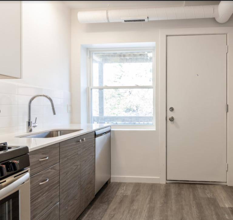 Apartment for rent at 1704-12 W Glenlake Ave, Chicago, IL 60660