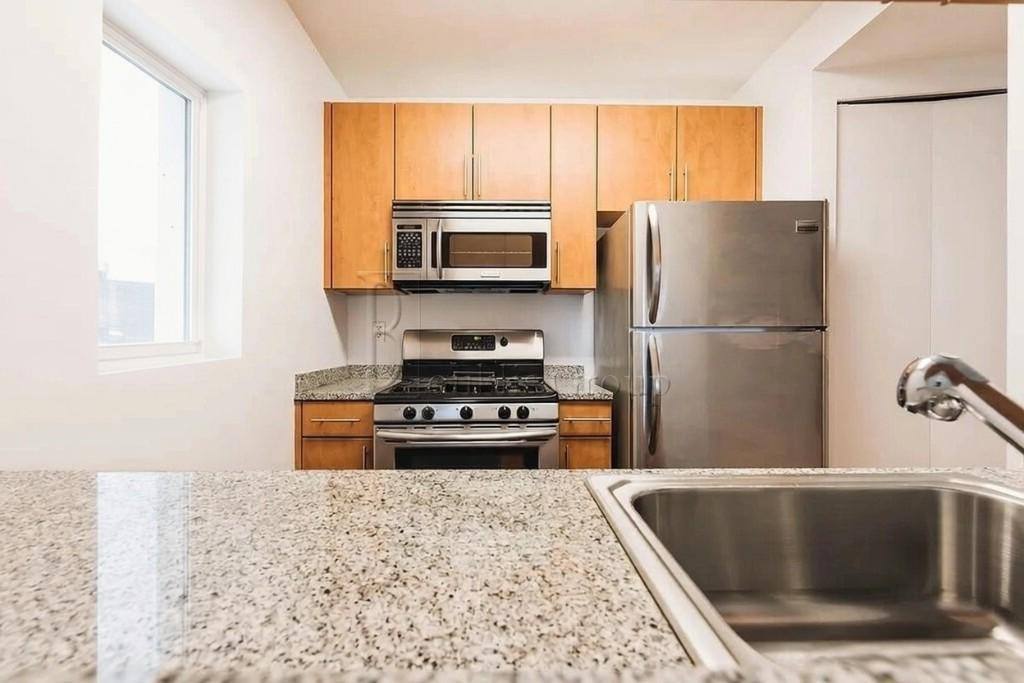Apartment for rent at 2 Platt St #9L, New York, NY 10038