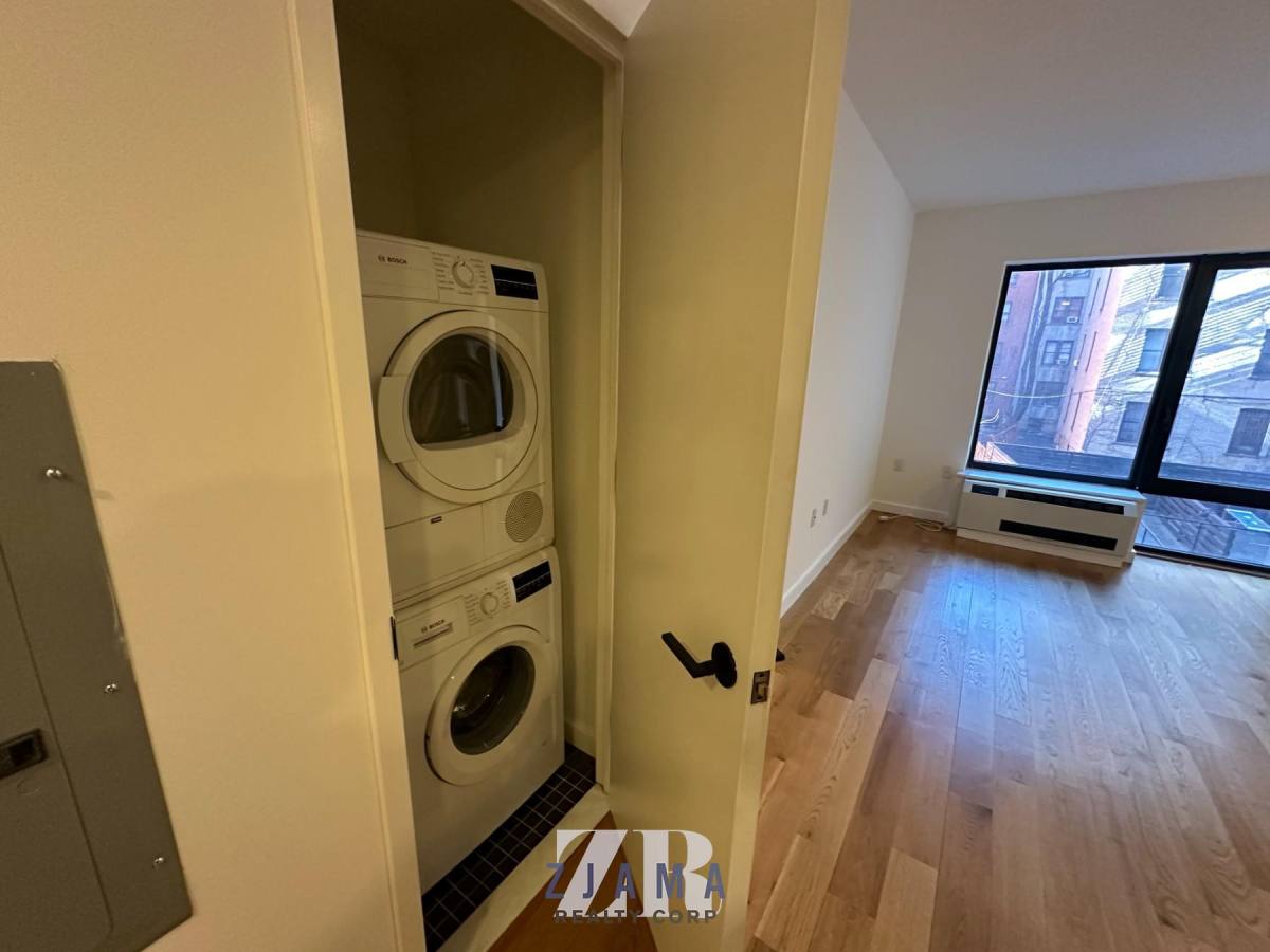 Apartment for rent at 25 E 19th St #6D, Brooklyn, NY 11226