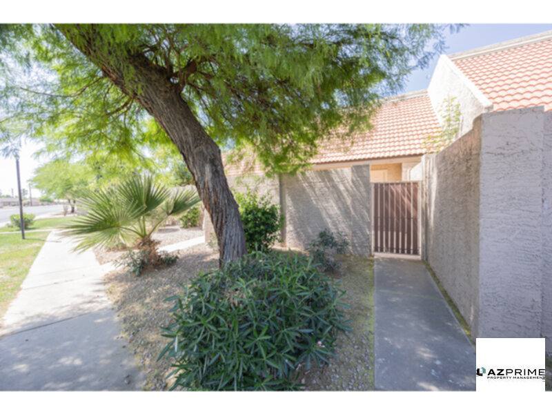 Townhouse for rent at 7314 N 43rd Ave, Glendale, AZ 85301