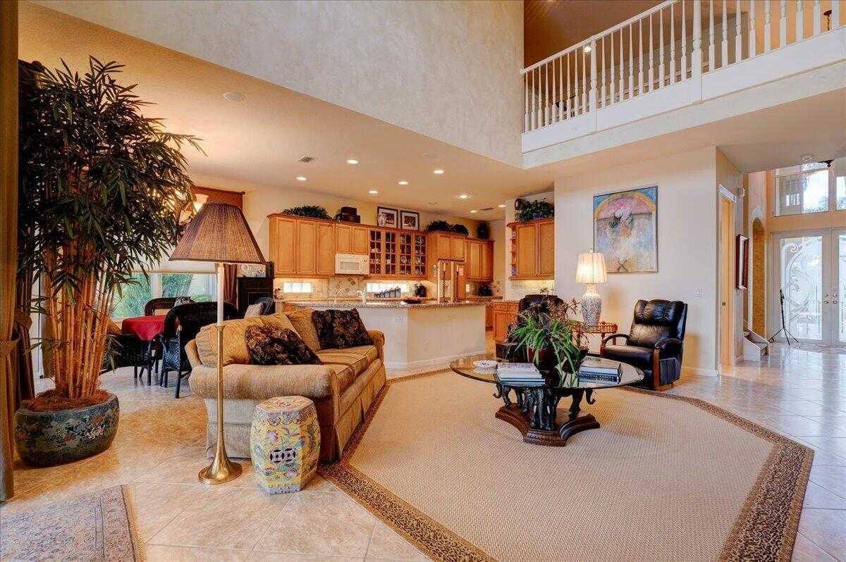 Apartment for rent at 10891 Northgreen Dr, Lake Worth, FL 33449