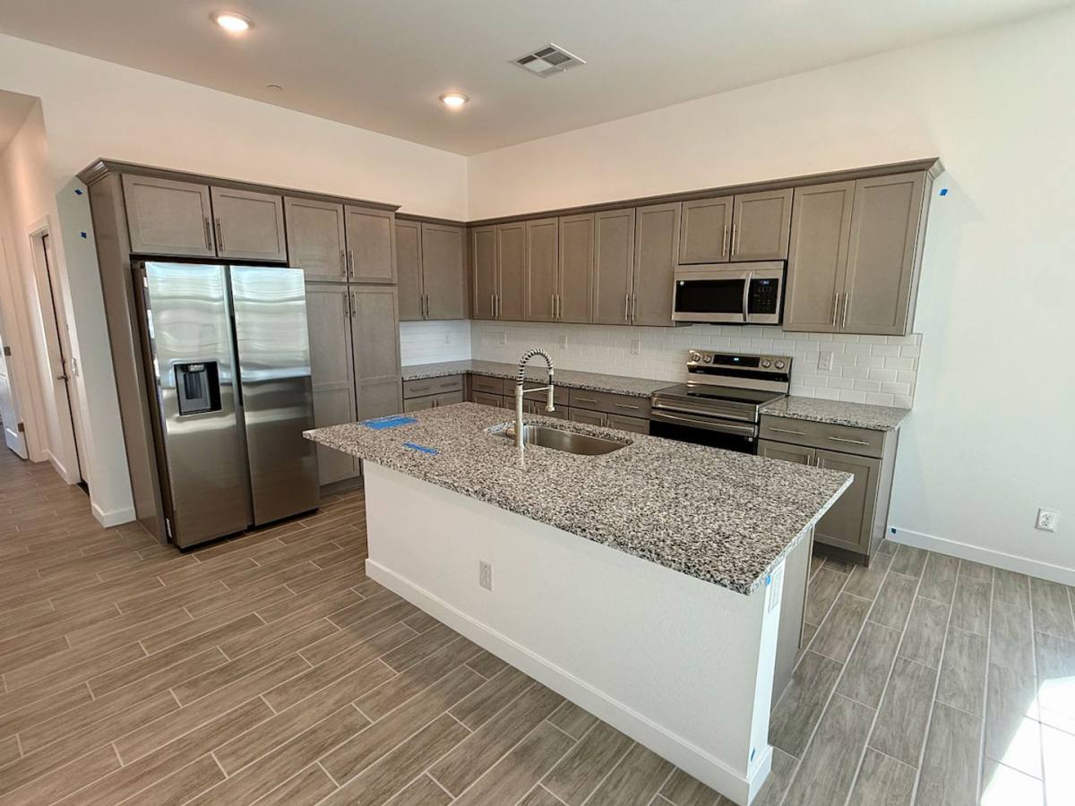 Townhouse for rent at 8232 E University Dr, Mesa, AZ 85207