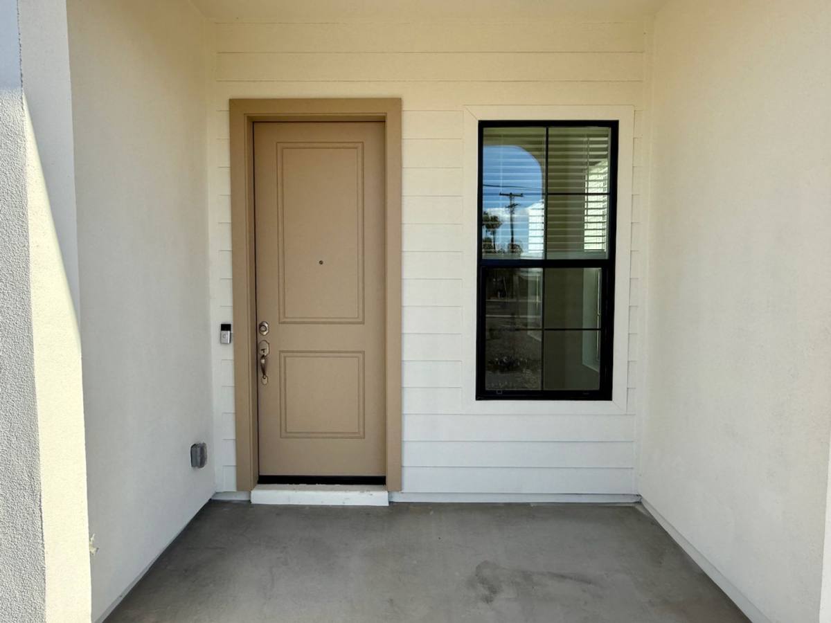 Townhouse for rent at 8232 E University Dr, Mesa, AZ 85207