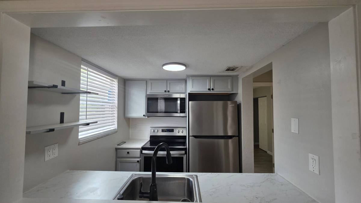 Apartment for rent at 311 Country Club Oval, Daytona Beach, FL 32114