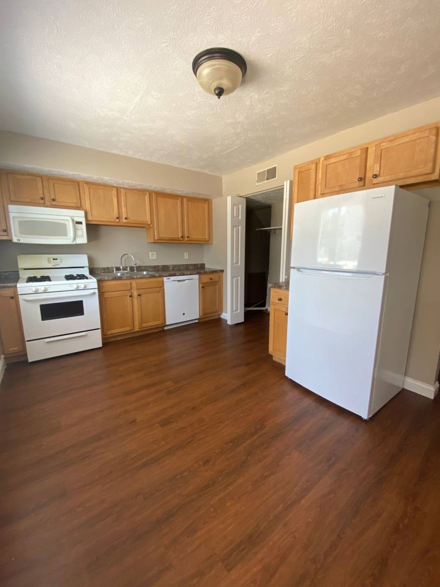 Townhouse for rent at 331 Riley Dr, Bloomington, IL 61701