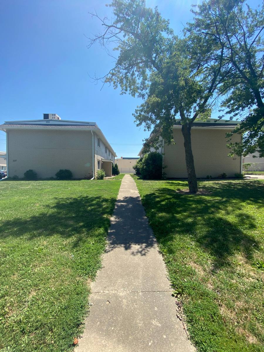 Townhouse for rent at 331 Riley Dr, Bloomington, IL 61701