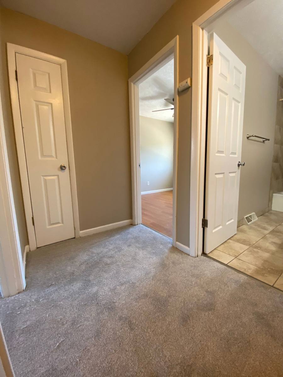 Townhouse for rent at 331 Riley Dr, Bloomington, IL 61701