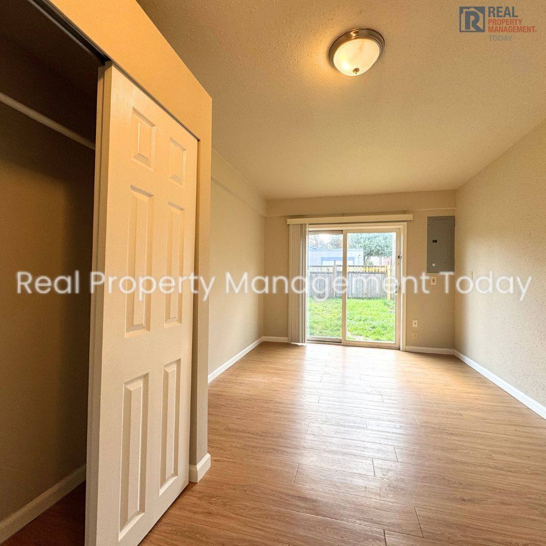 Townhouse for rent at 514 & 516 N, Tacoma, WA 98403