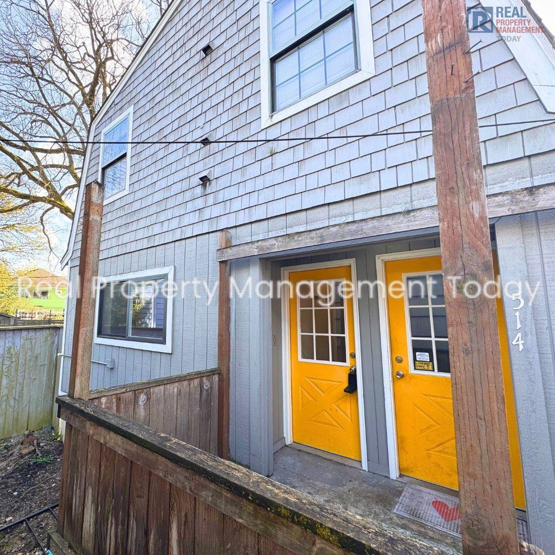 Townhouse for rent at 514 & 516 N, Tacoma, WA 98403