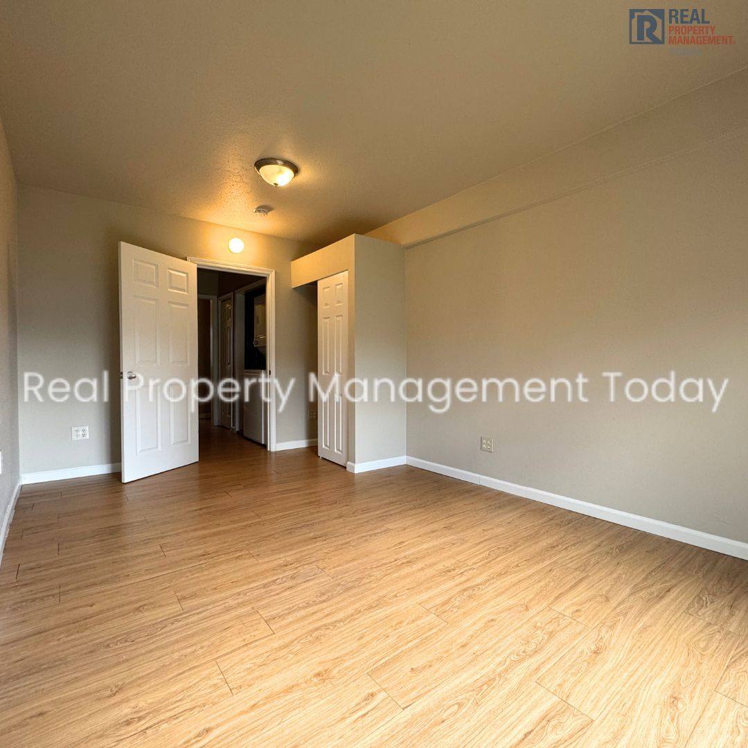 Townhouse for rent at 514 & 516 N, Tacoma, WA 98403