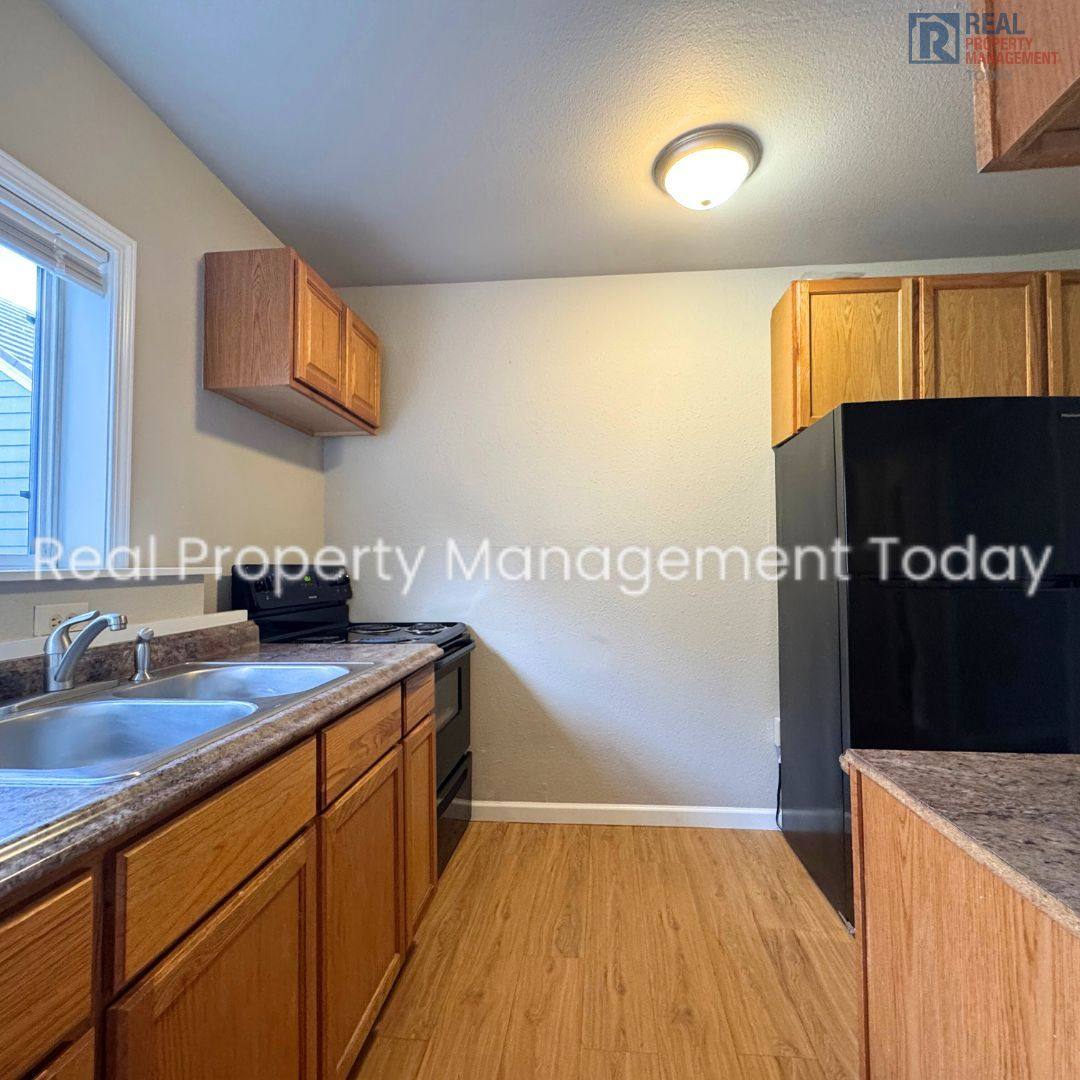 Townhouse for rent at 514 & 516 N, Tacoma, WA 98403