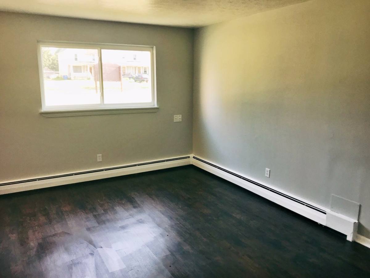 Apartment for rent at 1833 E 31st St, Lorain, OH 44055