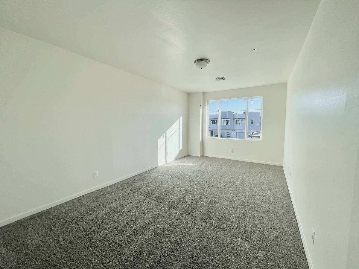 Townhouse for rent at 701 N McQueen Rd, Chandler, AZ 85225