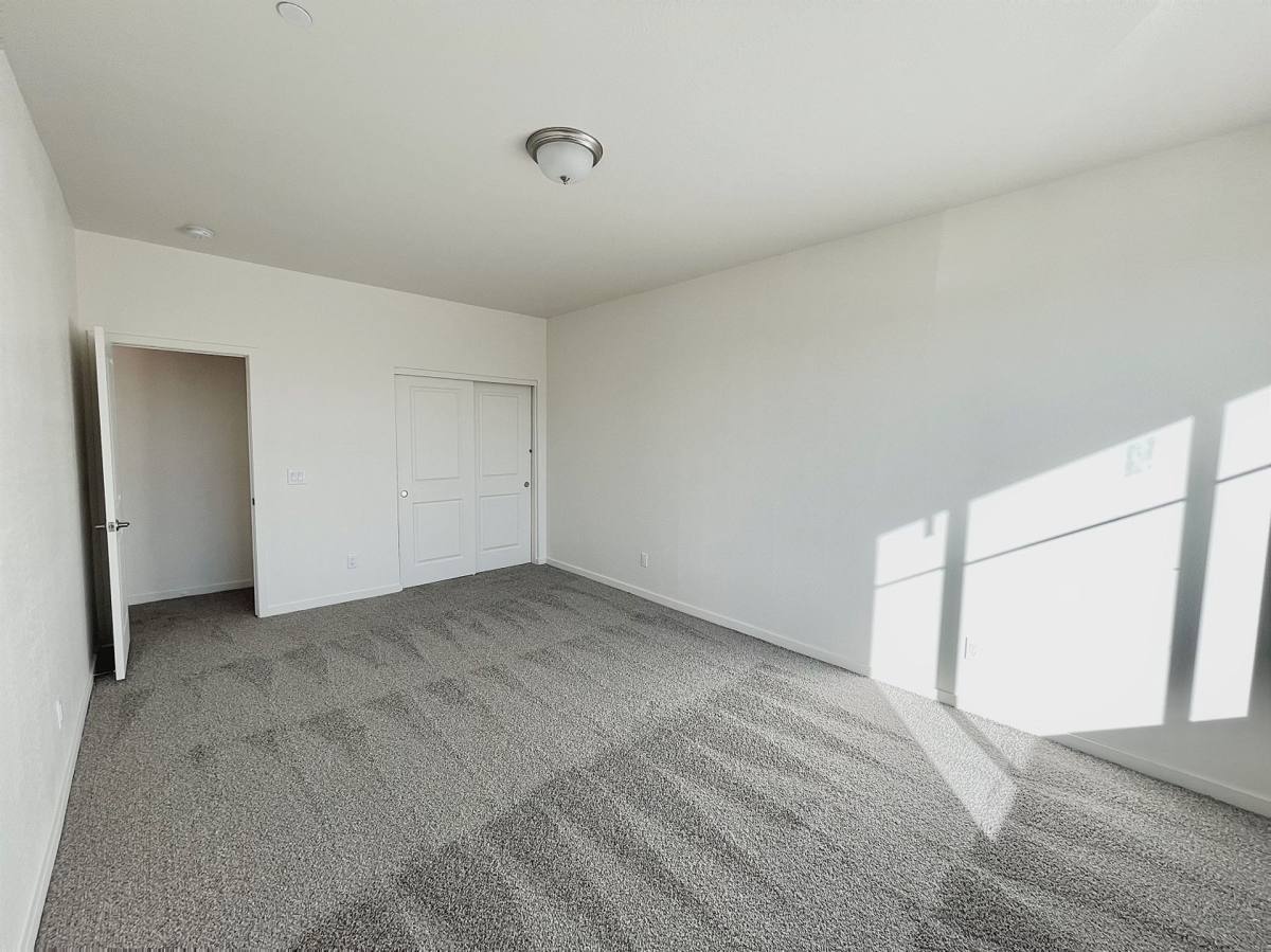 Townhouse for rent at 701 N McQueen Rd, Chandler, AZ 85225