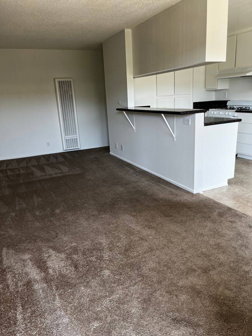 Apartment for rent at 4141 Rosecrans Ave, Hawthorne, CA 90250
