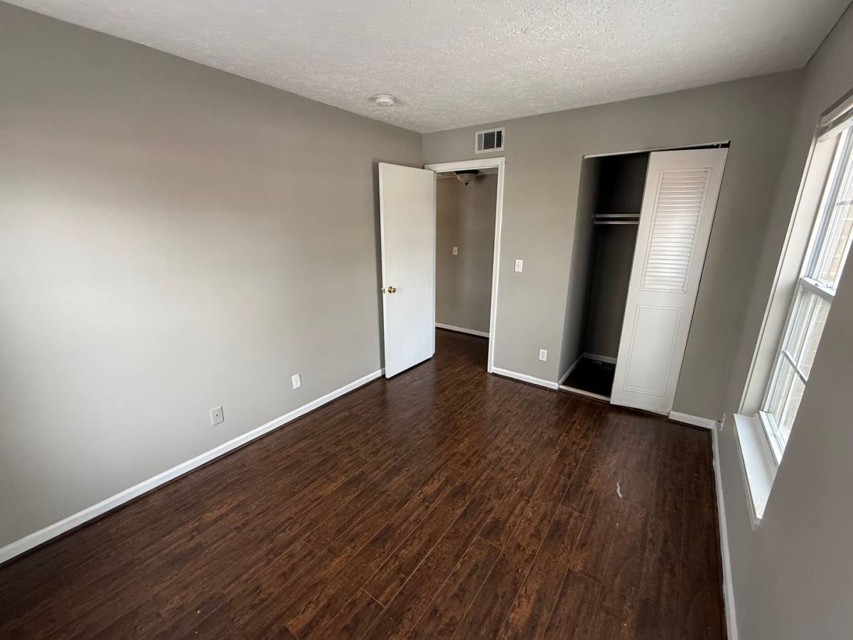 Townhouse for rent at 1316 Roosevelt Ave, New Albany, IN 47150