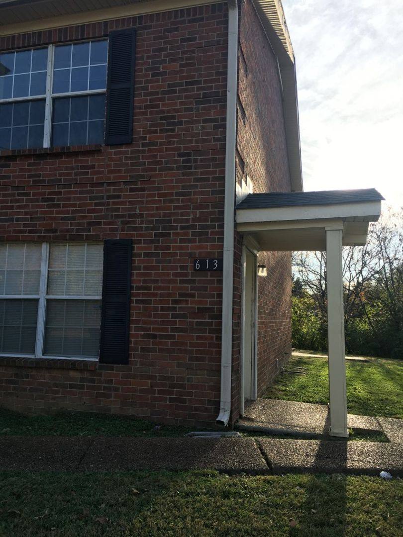 Townhouse for rent at 617 Castlegate Dr, Nashville, TN 37217