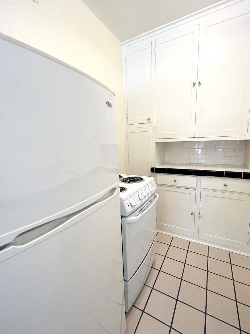Apartment for rent at 1949 NW Everett St, Portland, OR 97209