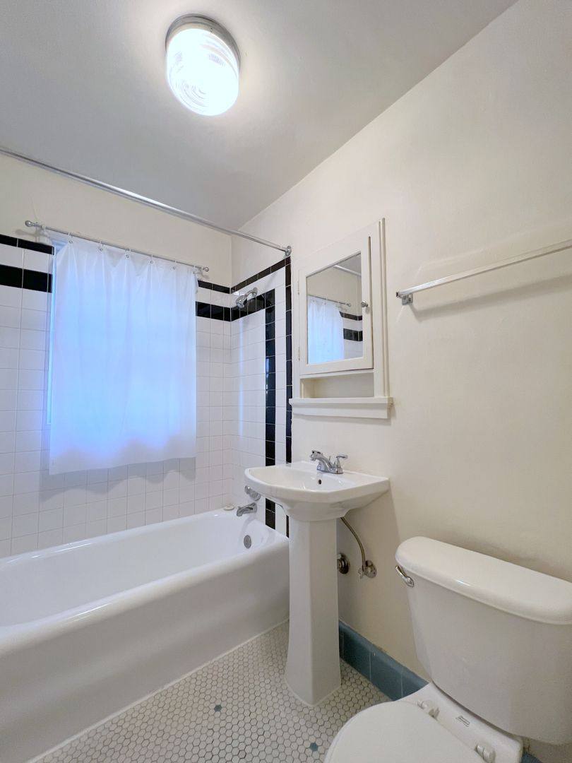 Apartment for rent at 1949 NW Everett St, Portland, OR 97209